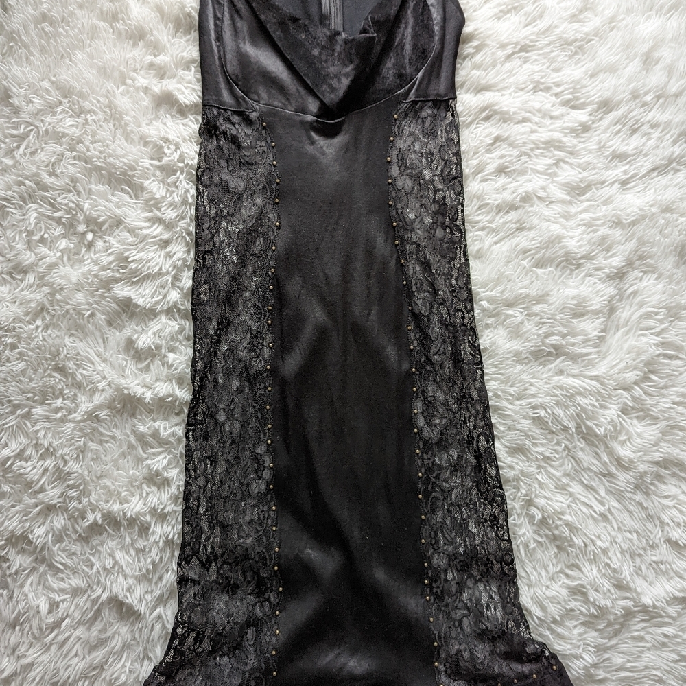 Lace  dress - Picture 4 of 11